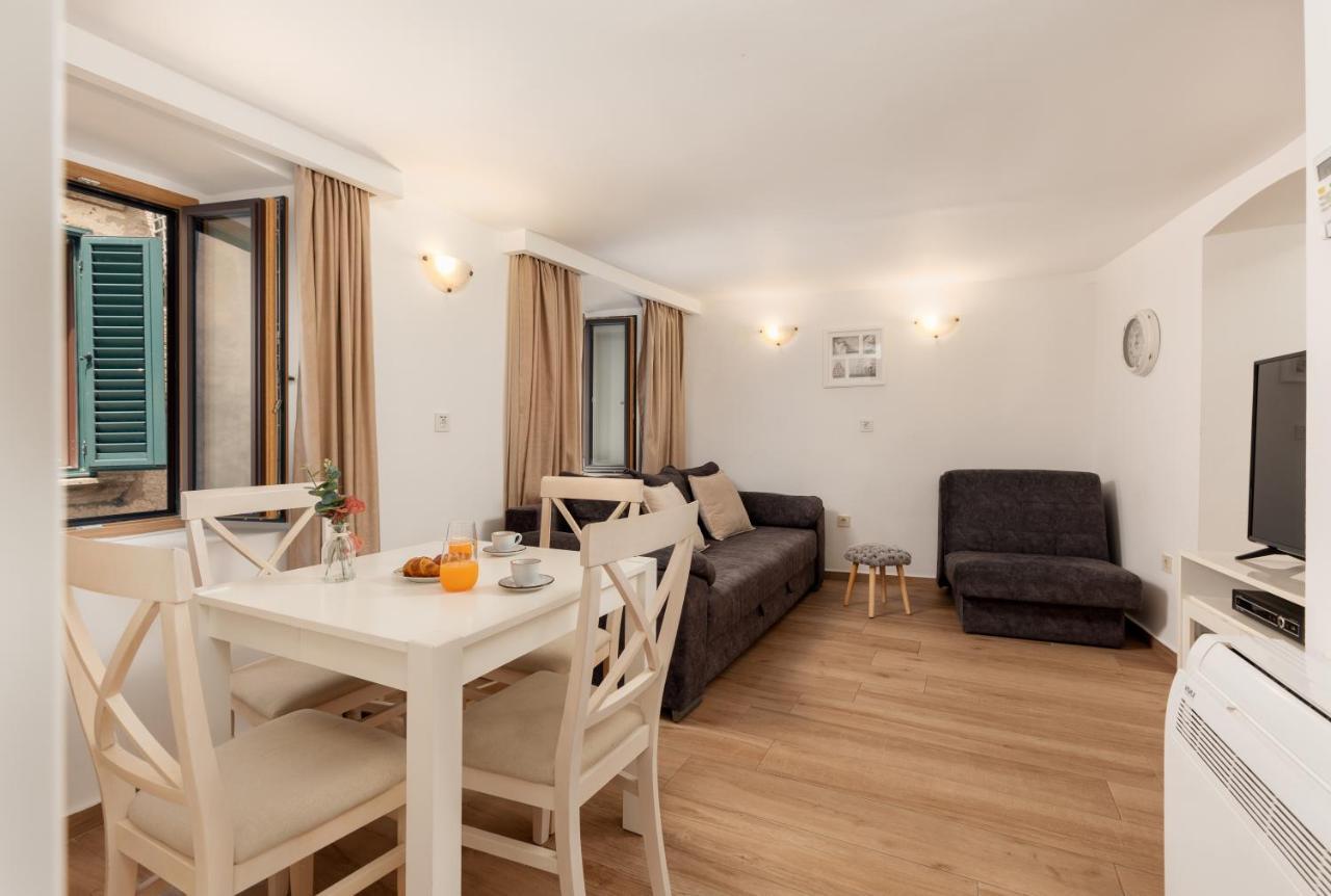 Apartment Amigo Old Town Kotor Buitenkant foto